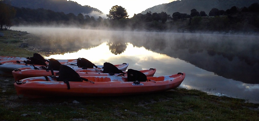 MADRID: RUTA EN PIRAGUA POR EL PANTANO DE PICADAS CON DESCUENTO