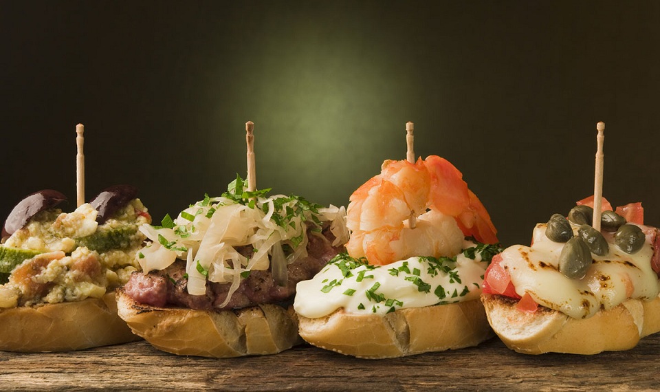 Las mejores para tapear gratis. Las mejores ciudades de España para ir de tapas. Las mejores ciudades de España para comer tapas. ¿De pintxos o de tapas? Estas son las mejores ciudades.<br />
ciudades tapas gratis. tapeo españa. mejores sitios para tapear. Las rutas de tapeo más famosas de España y dónde tapear. Las mejores tapas de España. Las mejores ciudades de España para tapear. ciudades para ir de tapas gratis en España. La mejor ciudad de España para tapear.<br />