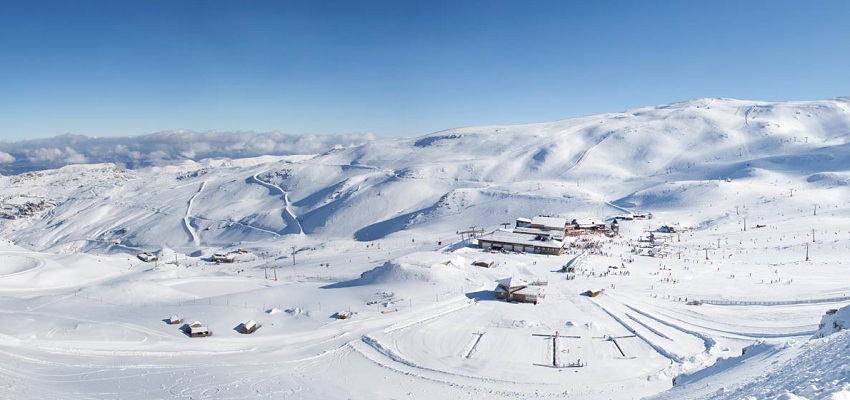 Estación de Esquí Sierra Nevada descuentos cursos de esquí o snowboard 🏂⛷
