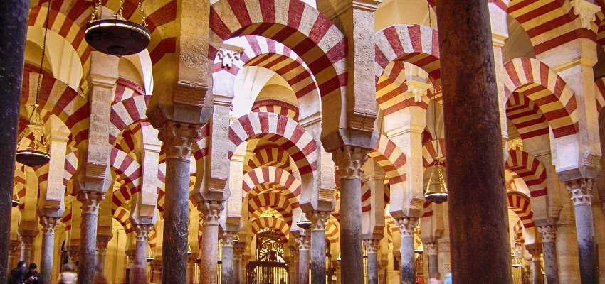 Entradas con descuento a la Mezquita – Catedral de Córdoba y paquetes 🎟 + 🛌